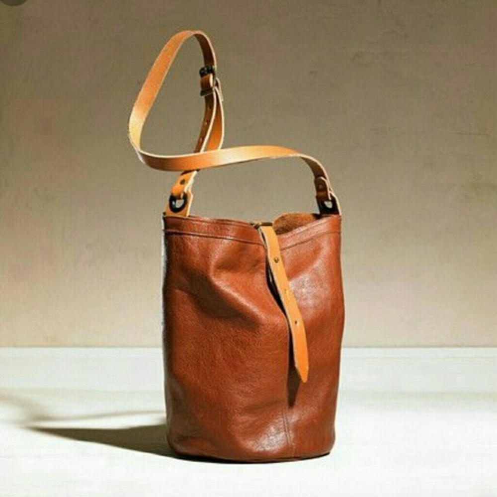 TM1985 Bucket Bag